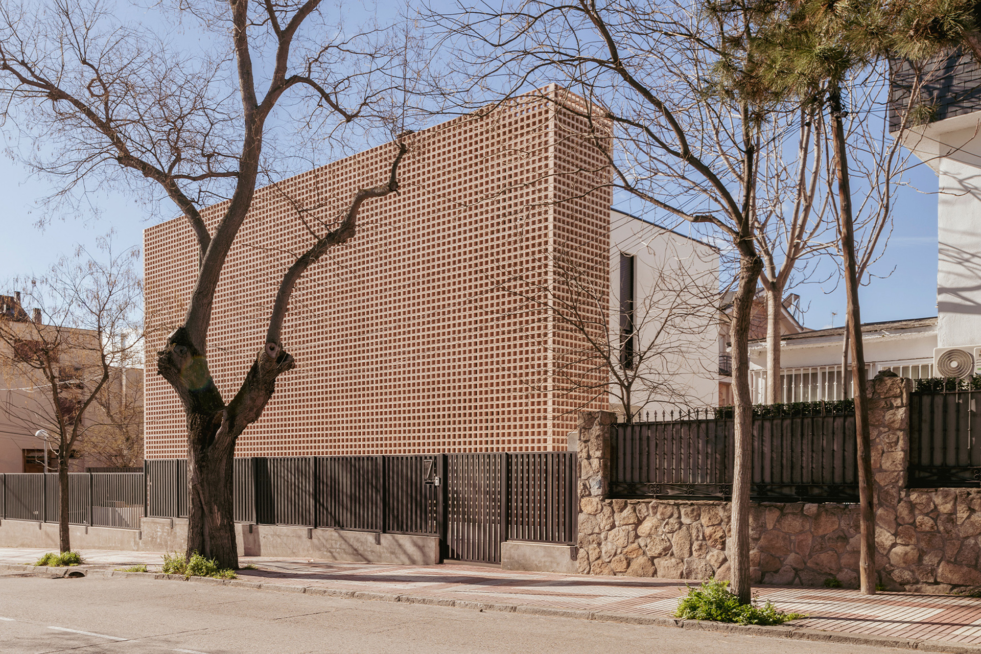 Threshold House by Arquid. Photograph by Alberto Amores