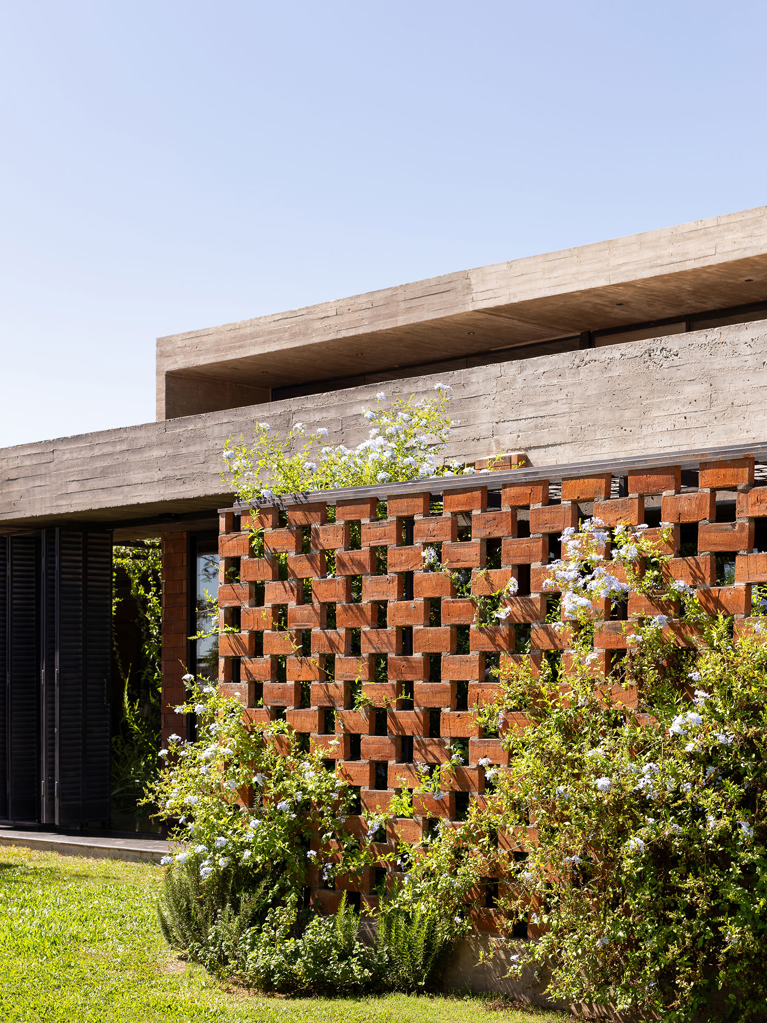 La casa de los siete patios por Arquitectura Spinetta. Fotografía por Ramiro Sosa fotografía.