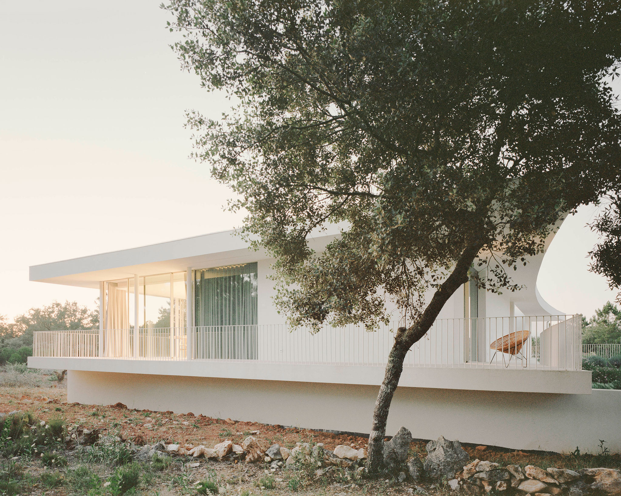 Casa Moita Santa por Bruno Dias Arquitectura. Fotografía por Hugo Santos Silva.