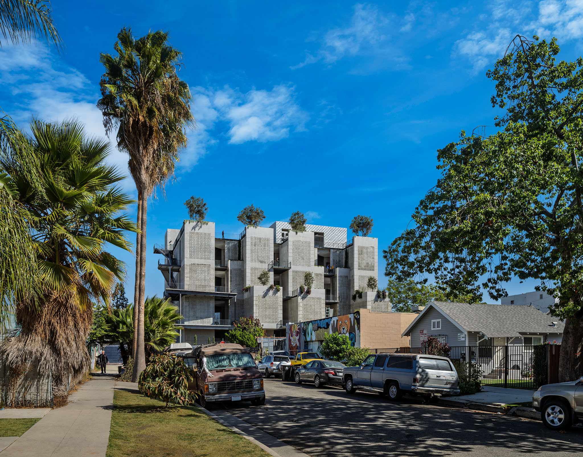 Hollywood Forever Cementery by Lehrer Architects LA + Arquitectura y Diseño. Photograph by Tim Griffith