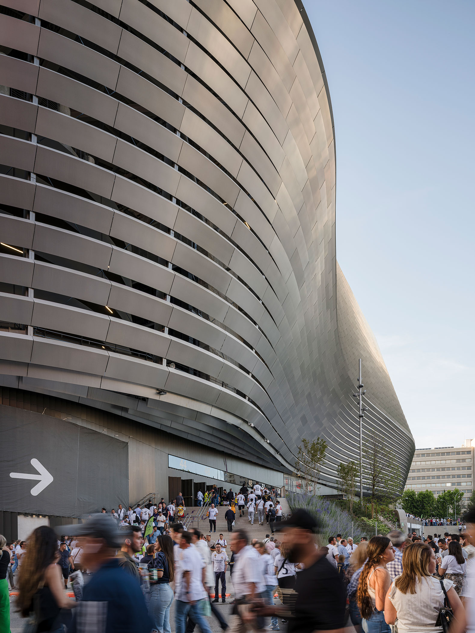 Estadio Santiago Bernabéu por L35 Architects. Fotografía por Miguel de Guzmán.