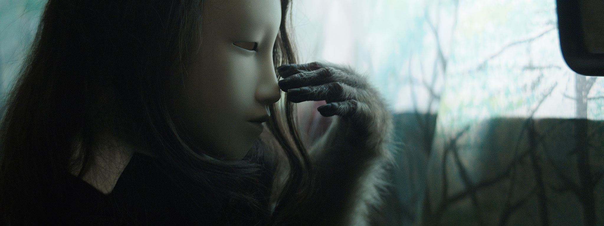 Pierre Huyghe, Human Mask, 2014 (fotograma). Vídeo monocanal, color, sonido; 19 min. Fotografía cortesía del artista y Hauser & Wirth. Fotografía de Pierre Huyghe y 2024 Artists Rights Society (ARS), Nueva York / ADAGP, París.