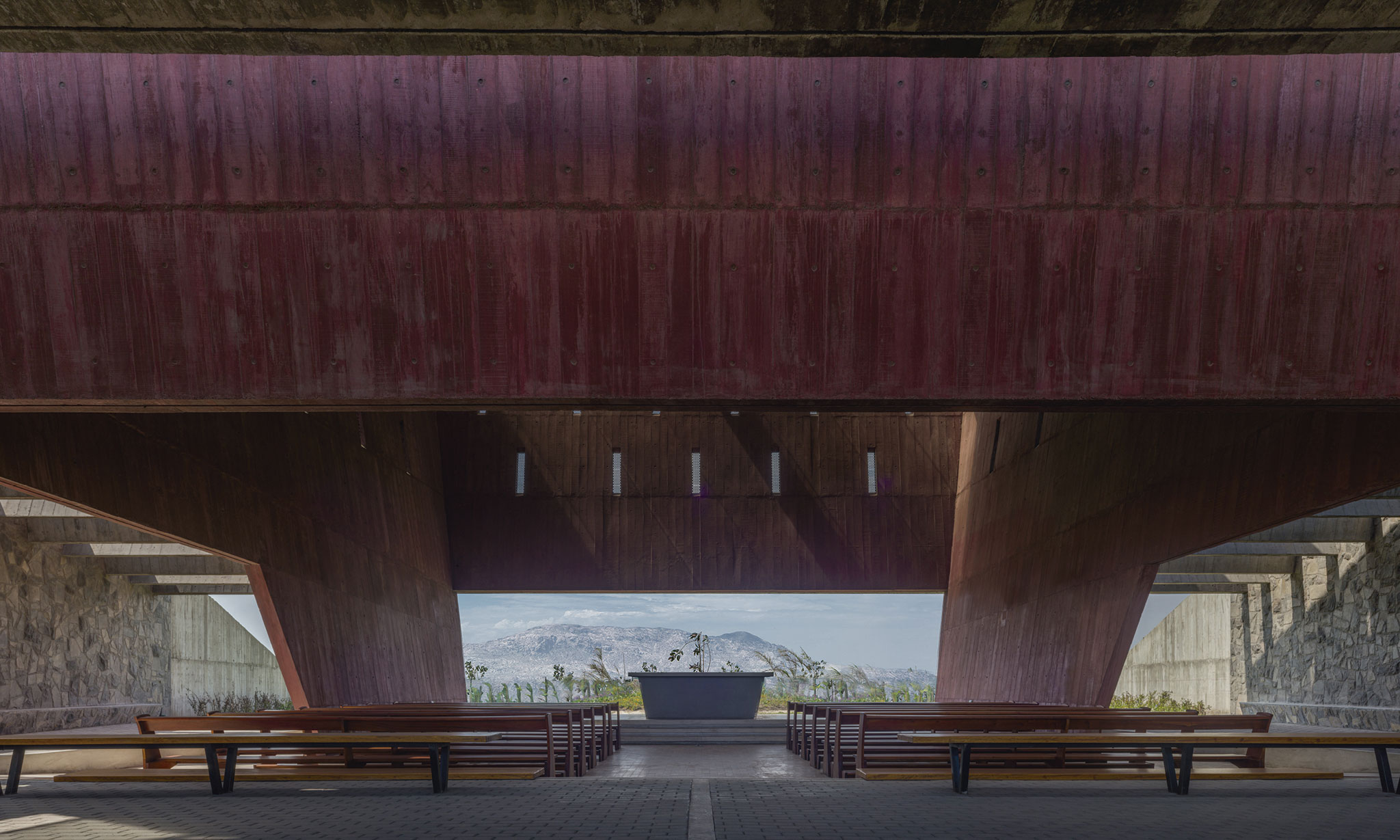 Camposanto Mapfre Chiclayo by Territorial. Photograph by Eleazar Cuadros.