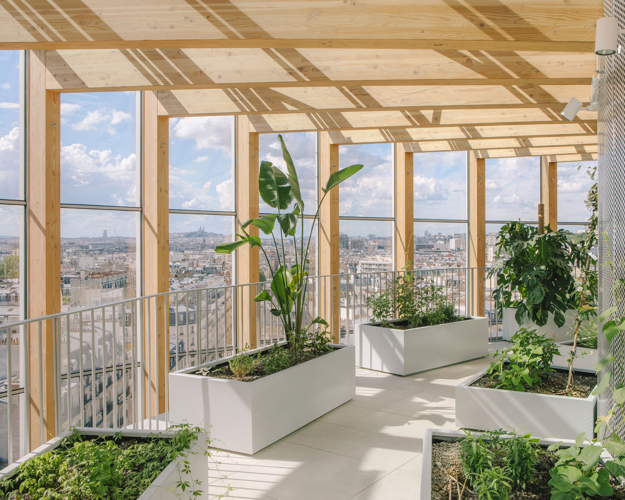 Torre Racine por Maud Caubet Architectes. Fotografía por Laurent Kronental.