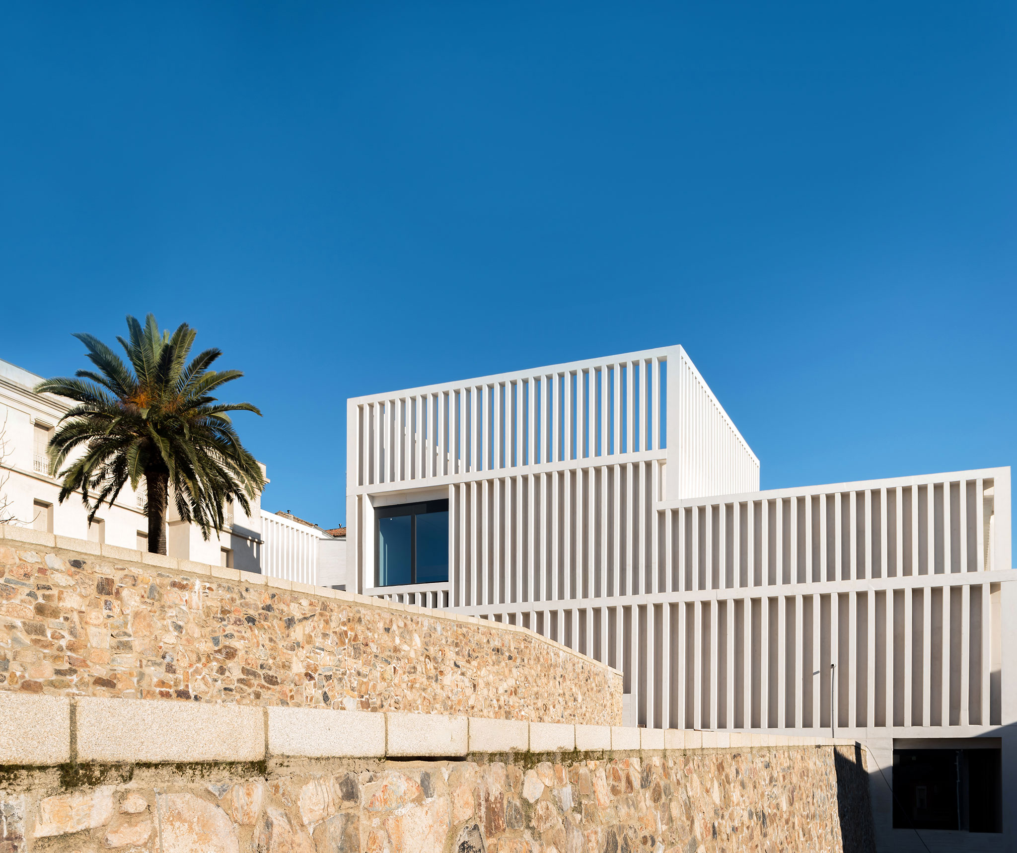 Museo de Arte Contemporáneo Helga de Alvear por Emilio Tuñón Arquitectos. Fotografía por Alberto Amores & Pancho Matienzo