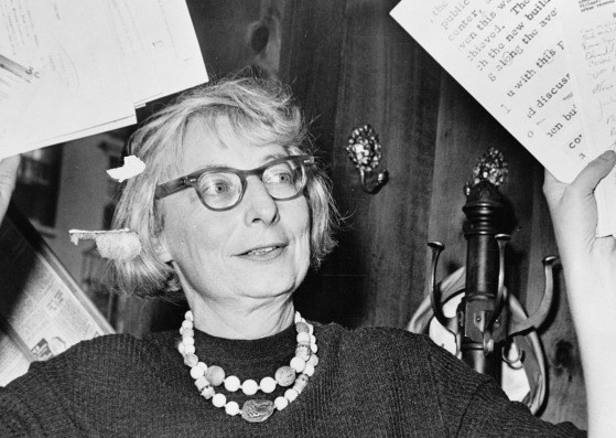 Jane Jacobs en 1961. Fotografía © Phil Stanziola. Imagen cortesía de la Biblioteca del Congreso de los EEUU