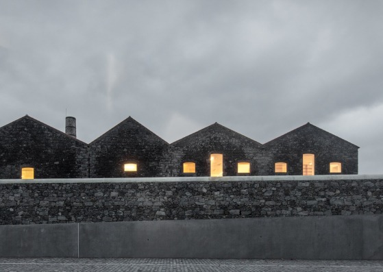 Arquipélago - Centro de Arte Contemporáneo por João Mendes Ribeiro y Menos é Mais Arquitectos. Fotografía © José Campos