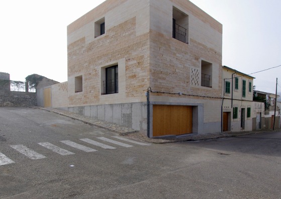 Jordi and Africa´s home by TEd'A architects. Photography © TEd´A arquitectes