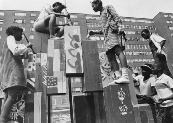 “Pruitt-Igoe” 1968. Children painting the game area as part of a school project. Source: St. Louis Post Dispatch