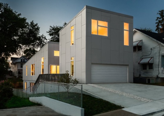 10 Degree House by Höweler + Yoon Architecture. Photography © Jeff Wolfram