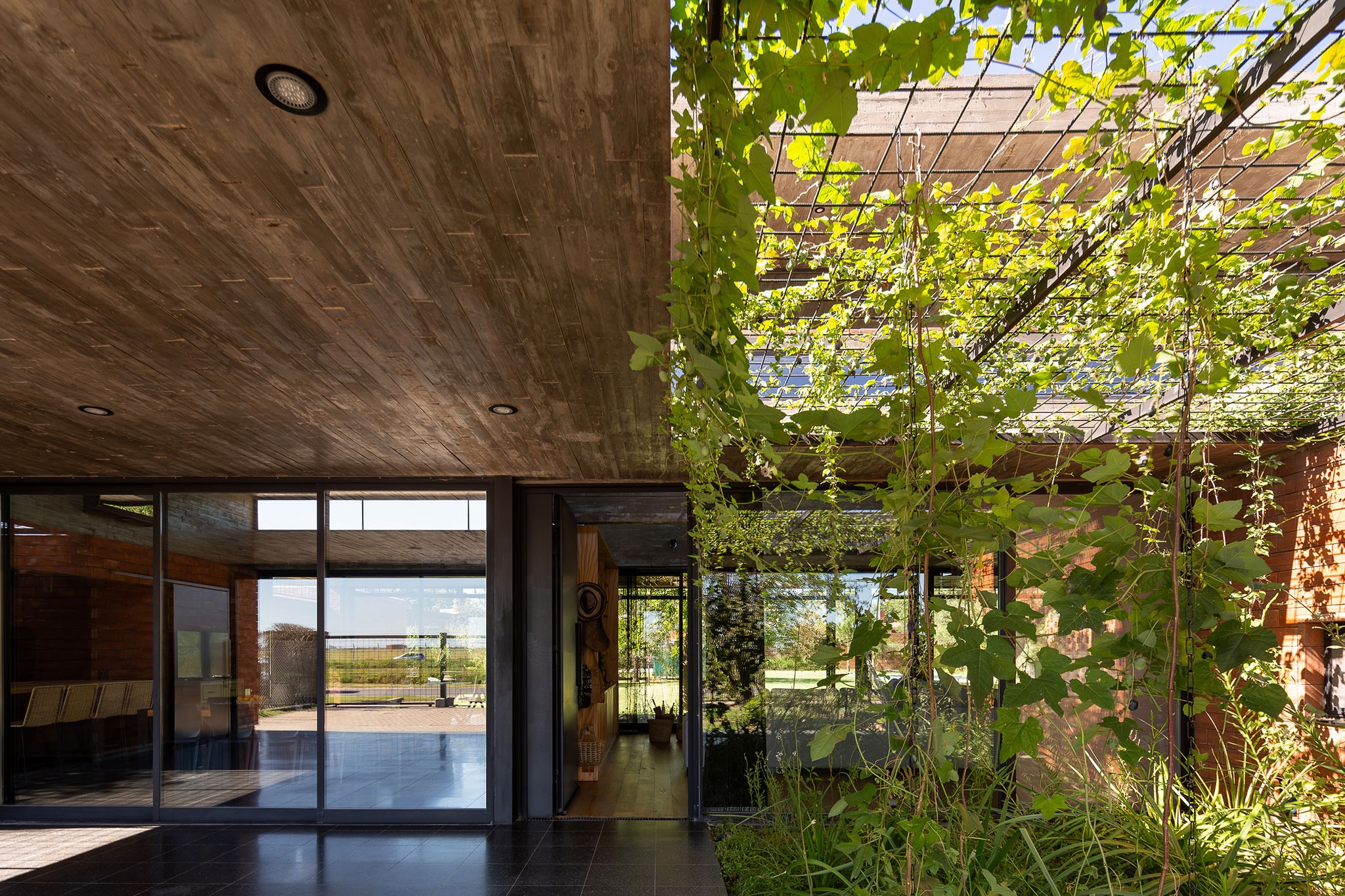 La casa de los siete patios por Arquitectura Spinetta. Fotografía por Ramiro Sosa fotografía.