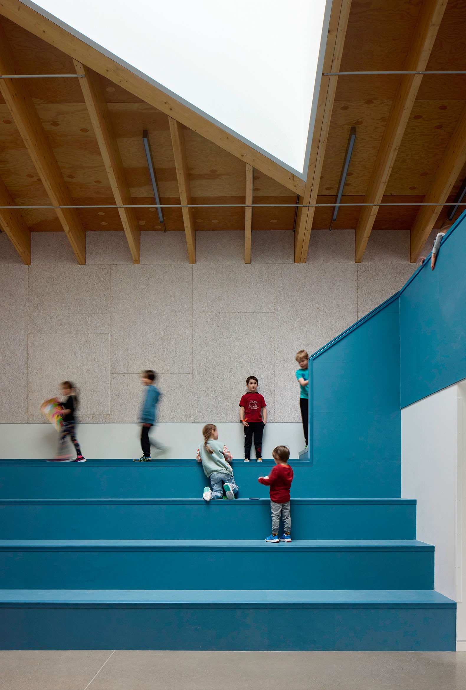 École du Zénith by Pelletier de Fontenay. Photograph by James Brittain.  École du Zénith por Pelletier de Fontenay. Fotografía por James Brittain.