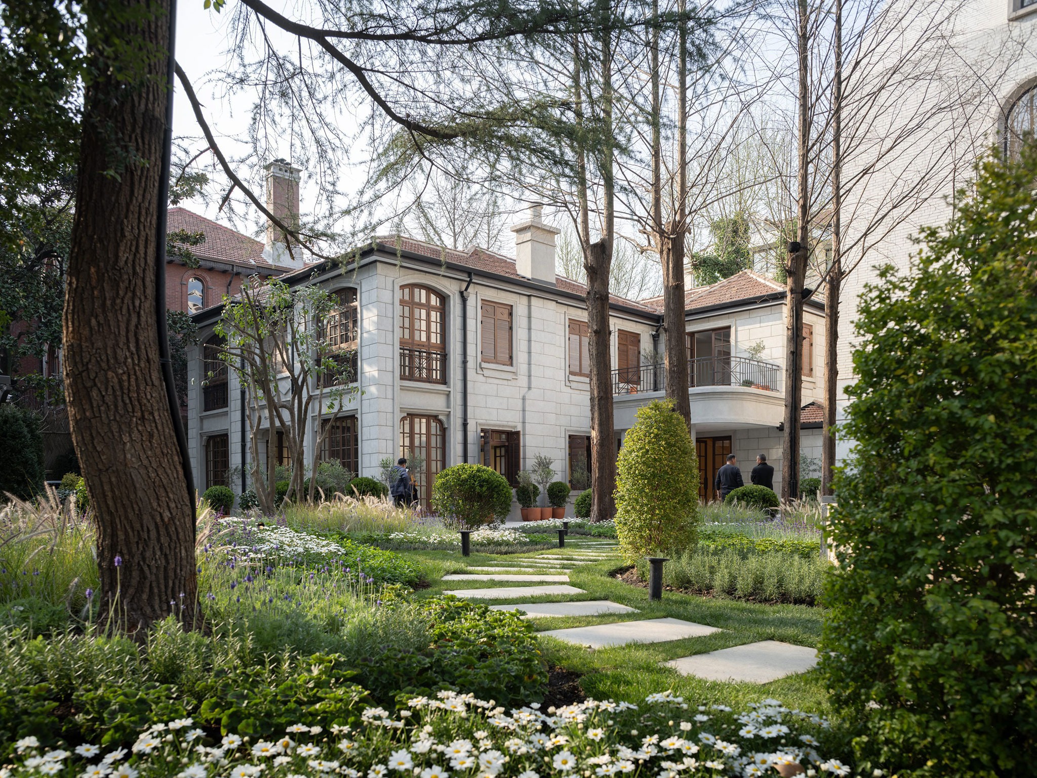 Reconversion in the Hengfu neighborhood by GMP Architekten. Photograph by CreatAR Images