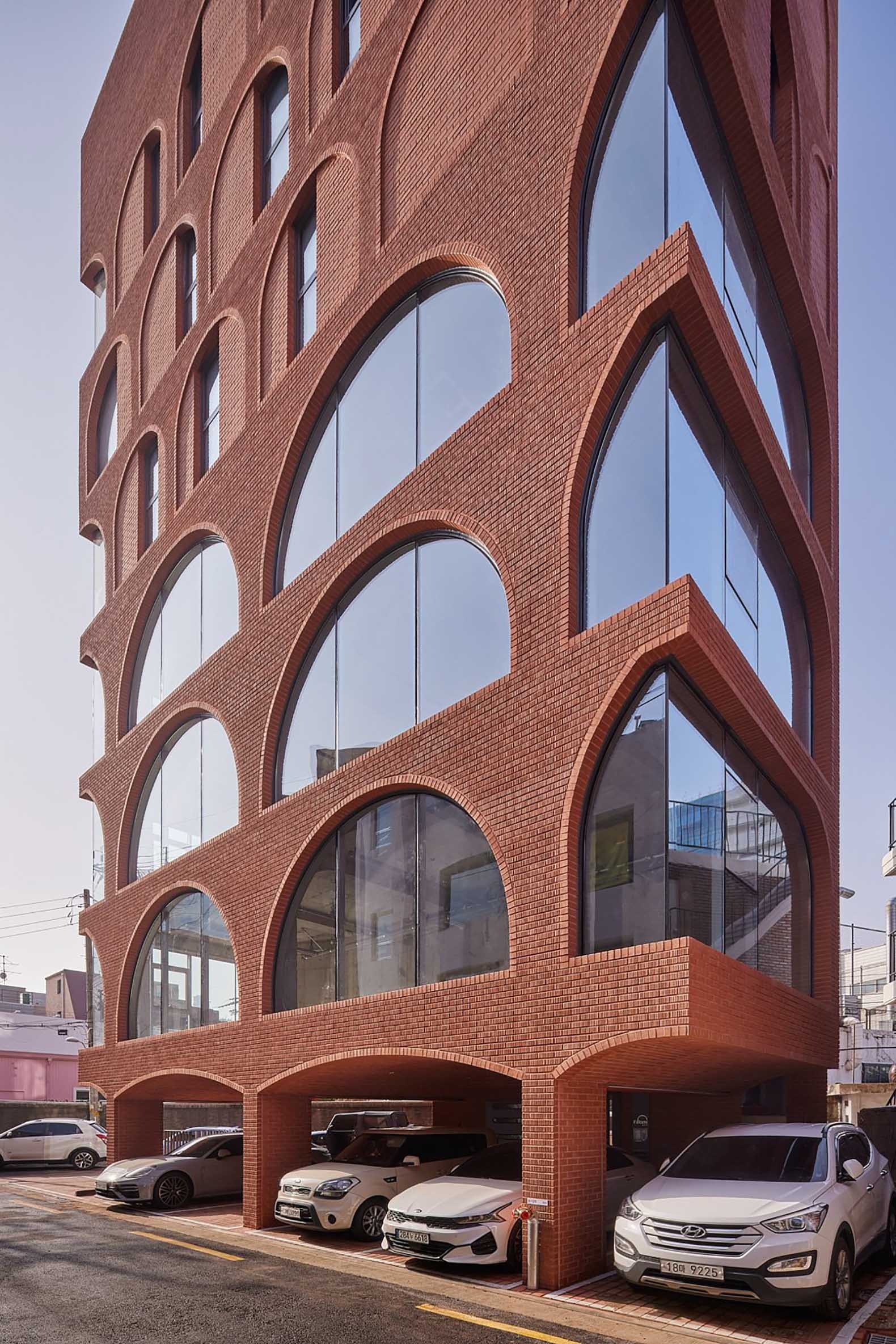 Fillome Building by Sosu Architects. Photograph by Roh Kyung Fillome Building by Sosu Architects. Photograph by Roh Kyung