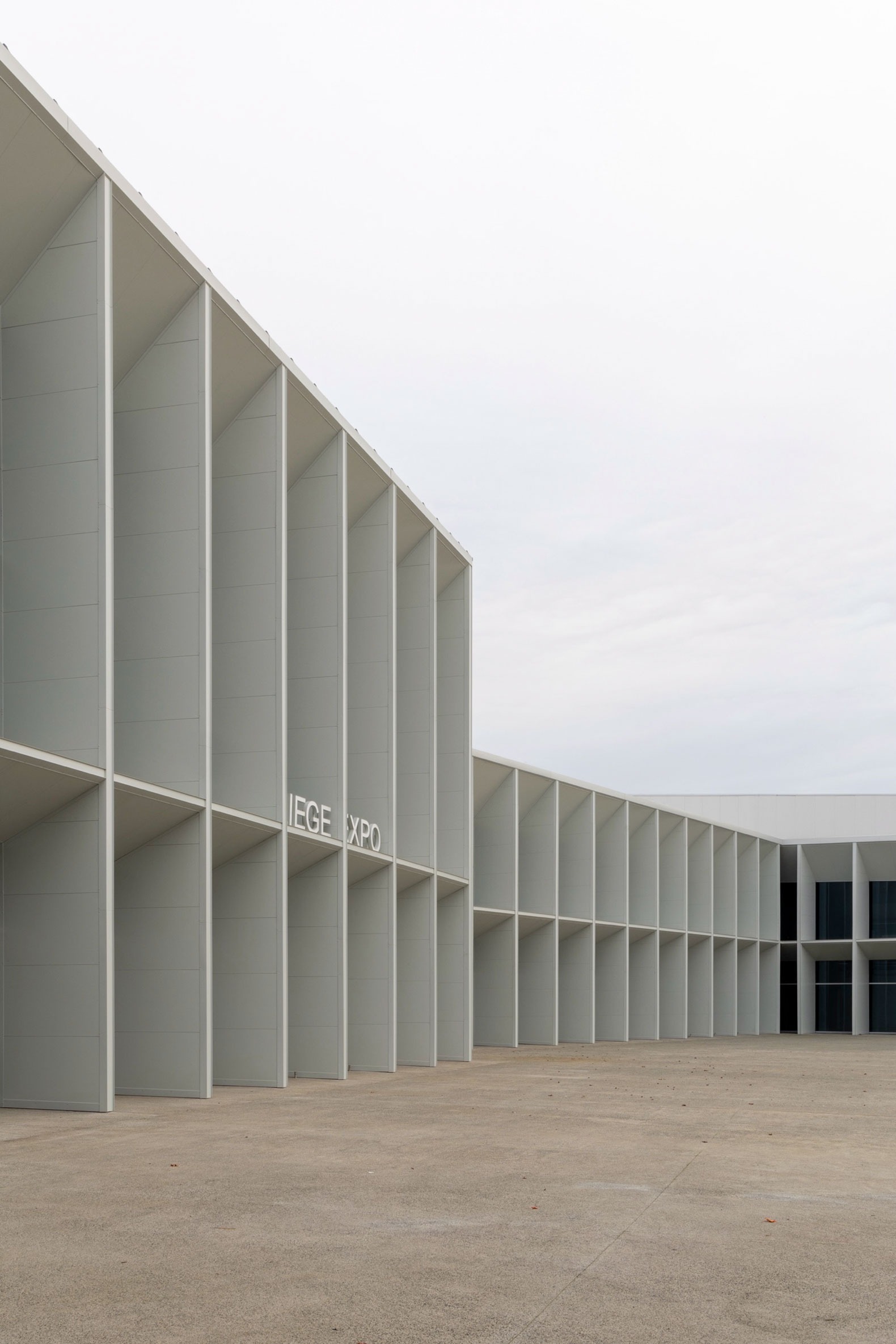 New Exhibition Hall Liège Expo by Francisco Mangado. Photograph by Juan Rodríguez