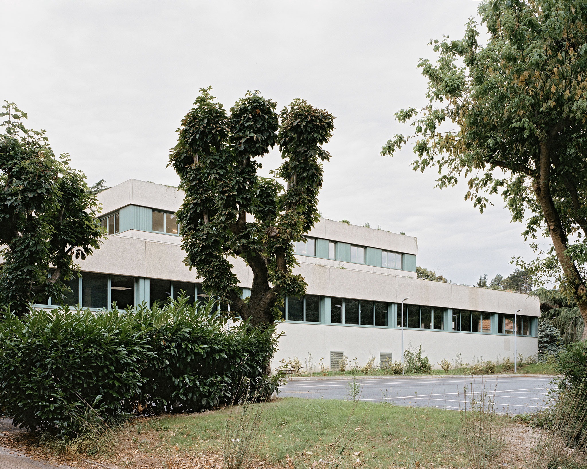 Jean Moulin por AZC architectes. Fotografía por Julien Hourcade.