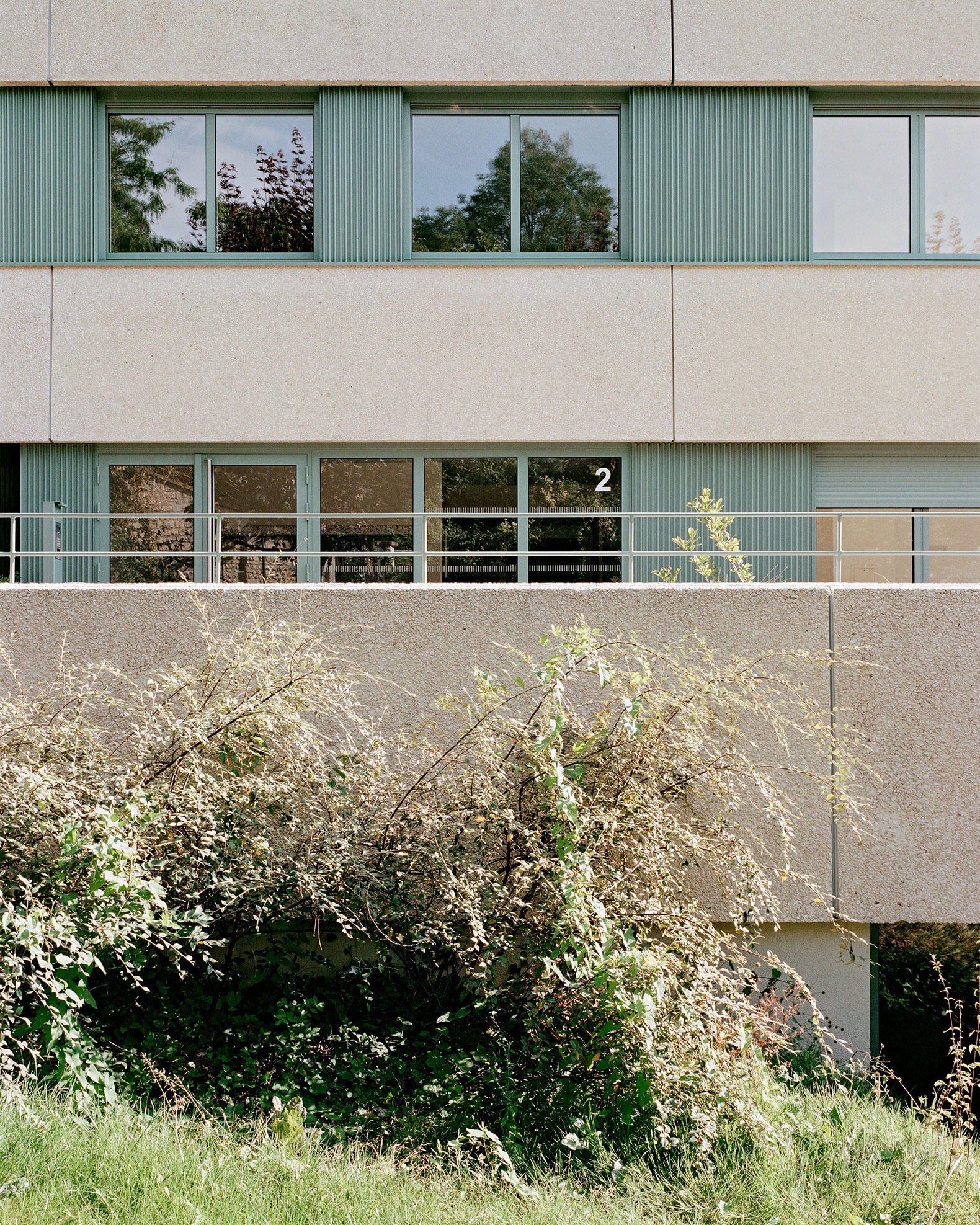 Jean Moulin por AZC architectes. Fotografía por Julien Hourcade.