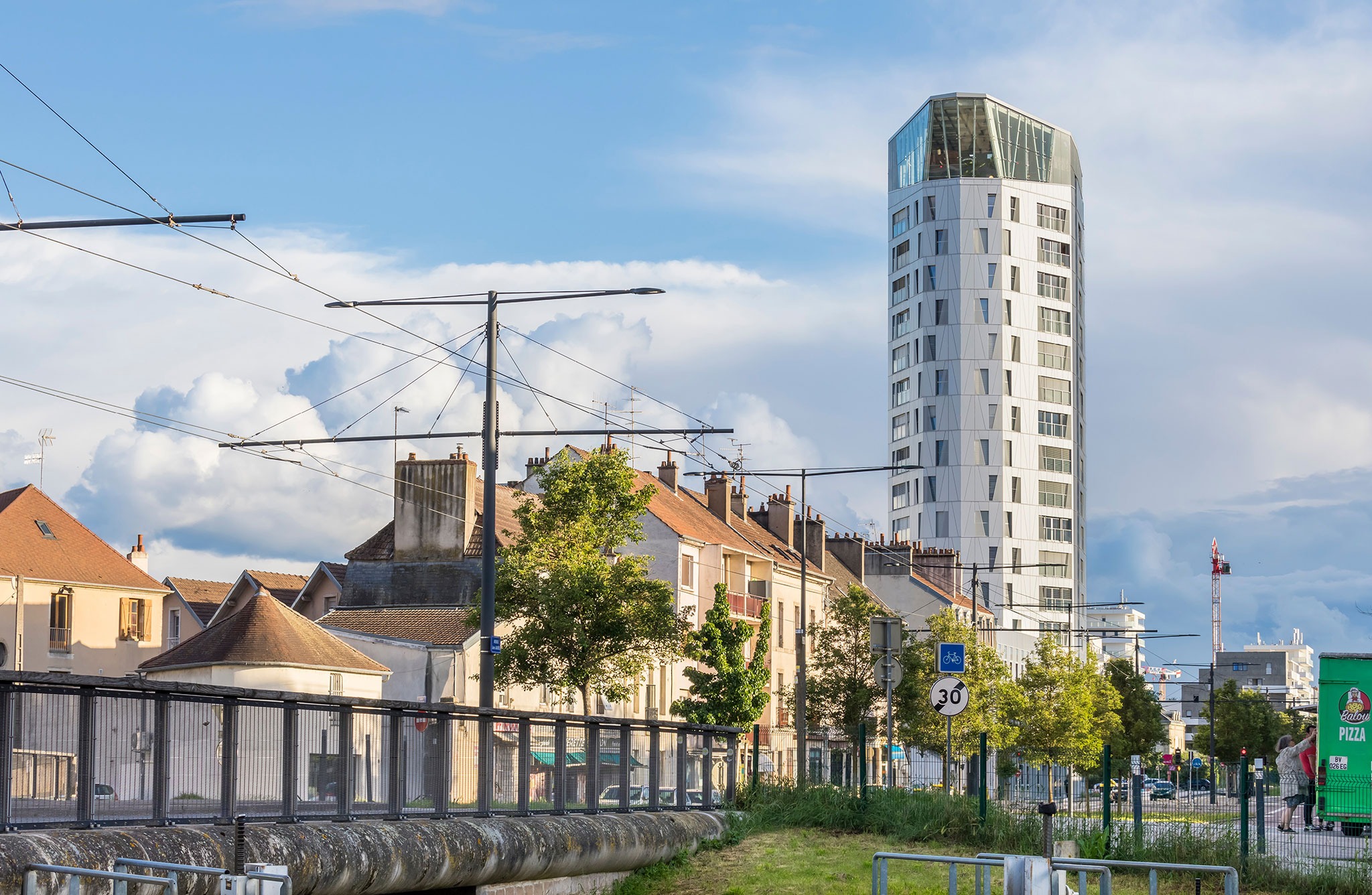 Torre Arsenal por Arte Charpentier. Fotografía por Boegly Grazia.