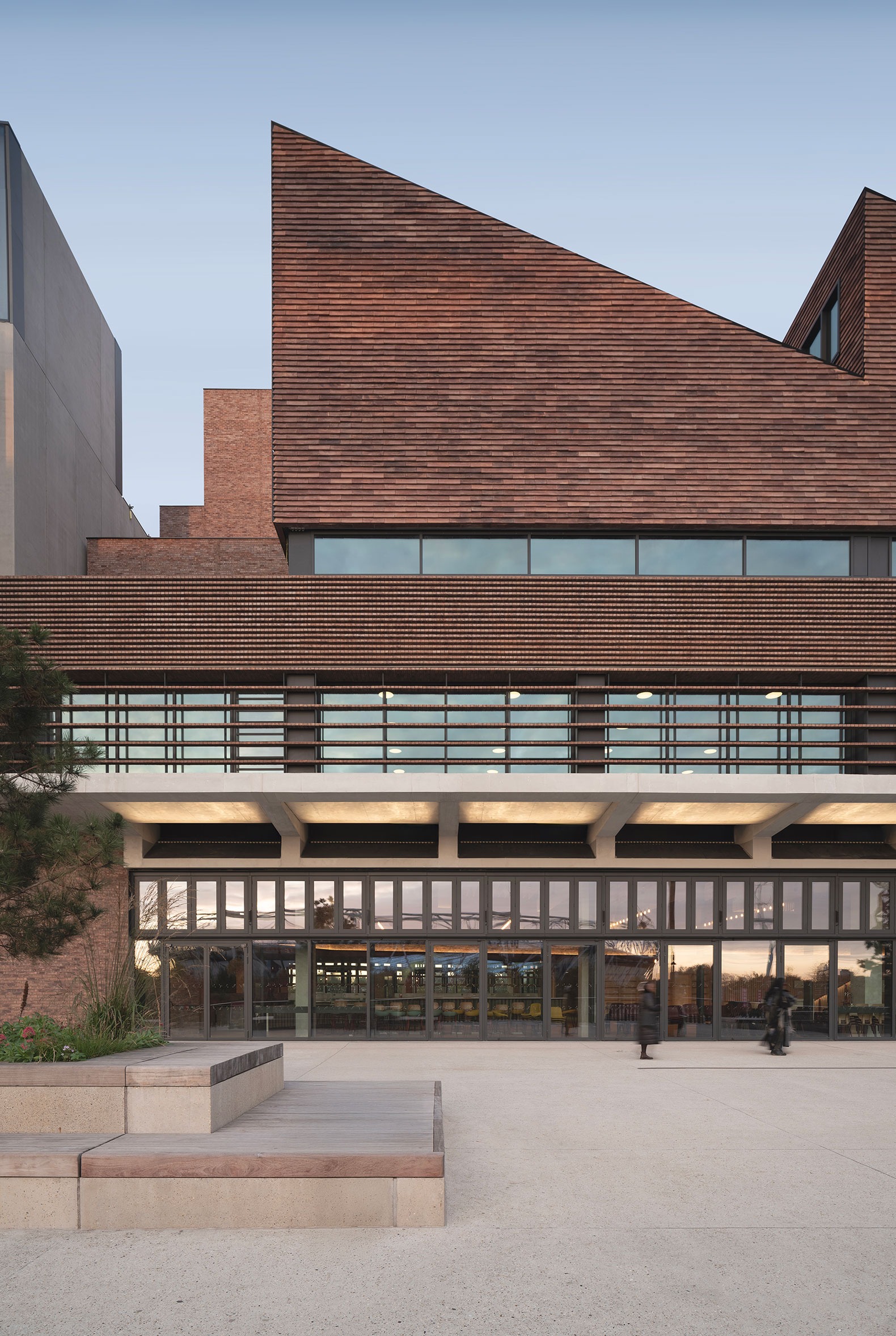 Sadler’s Wells Dance Theatre by O'Donnell + Tuomey. Photograph by Peter Cook.