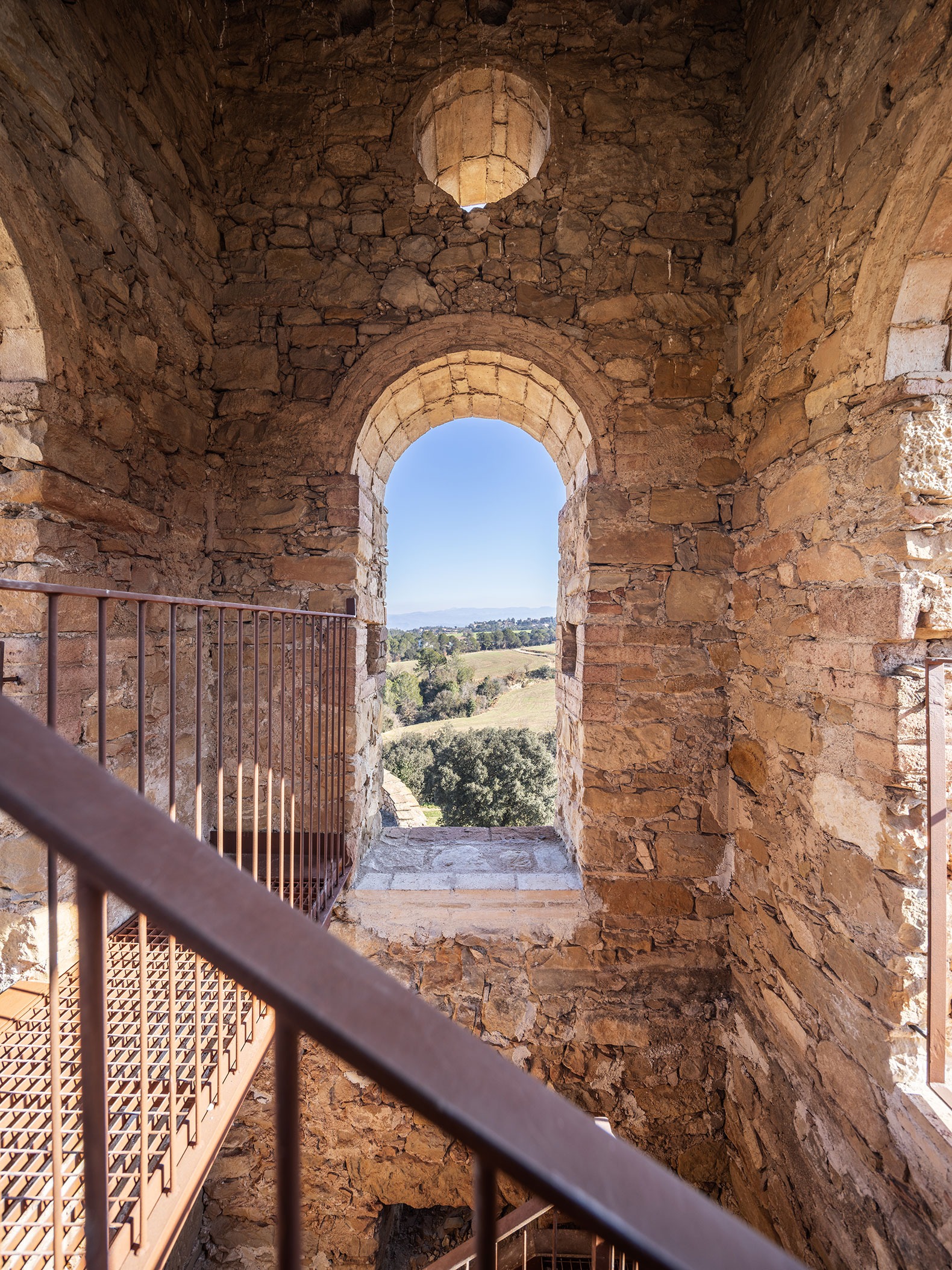 Rehabilitation of the church of Sant Esteve by Santamaria Arquitectes. Photograph by Judith Casas.