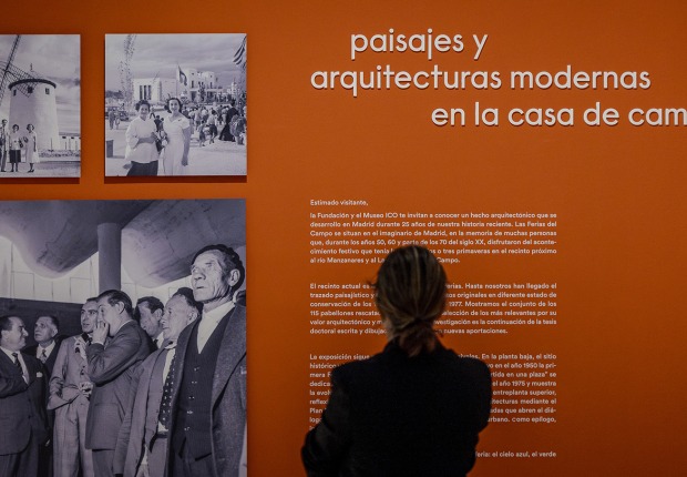 Exhibition hall view of the Country Fairs. Landscapes and modern architecture at the Casa de Campo. Photograph by Julio César González Exhibition hall view of the Country Fairs. Landscapes and modern architecture at the Casa de Campo. Photograph by Julio César González