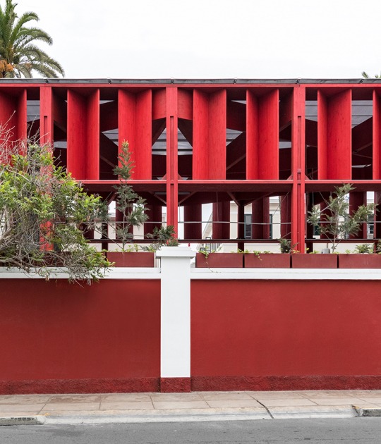 «Espacio Libertad», Alianza Francesa de Miraflores por K+M. Fotografía por Renzo Rebagliati «Espacio Libertad», Alianza Francesa de Miraflores por K+M. Fotografía por Renzo Rebagliati