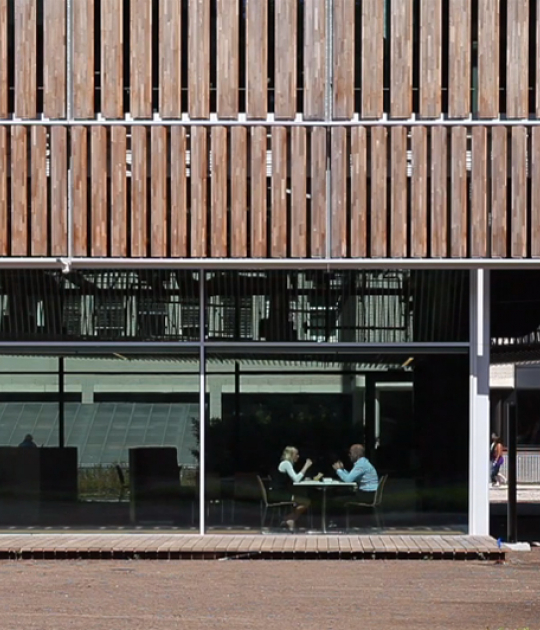 PGGM Mateo's office building. Josep Lluis Mateo. Photography © Adrià Goula Sardà PGGM Mateo's office building. Josep Lluis Mateo. Photography © Adrià Goula Sardà