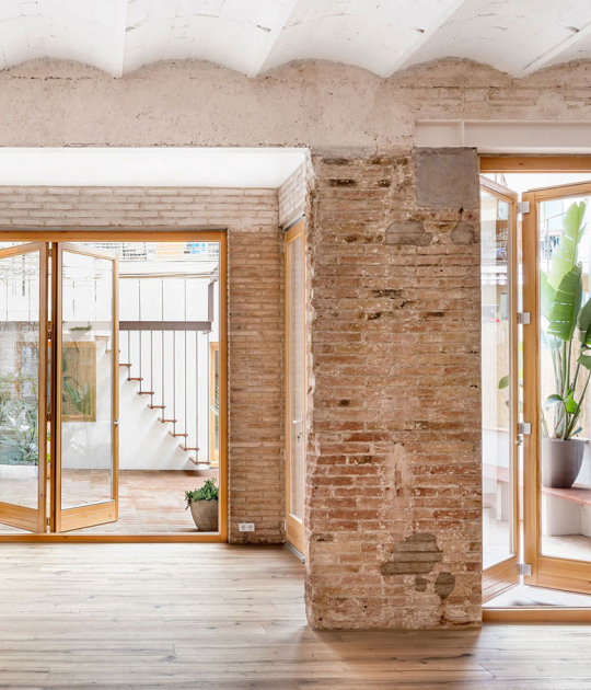 Gallery-House by Carles Enrich. Photograph © Adrià Goula Gallery-House by Carles Enrich. Photograph © Adrià Goula