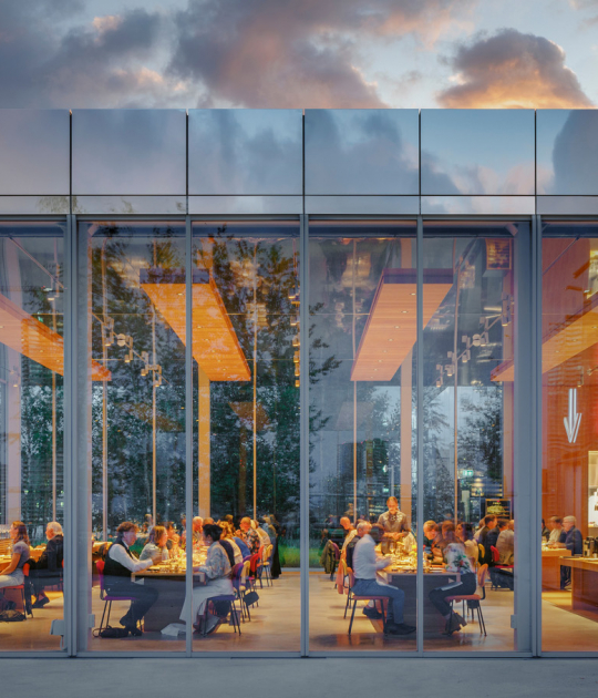 Renilde Restaurant en Depot Boijmans van Beuningen por Concrete. Fotografía por Wouter van der Sar Renilde Restaurant en Depot Boijmans van Beuningen por Concrete. Fotografía por Wouter van der Sar