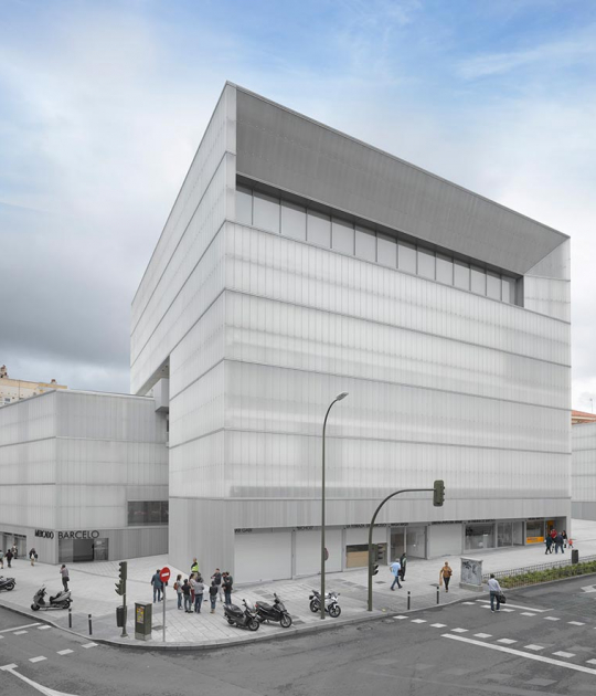 Barceló Market in Madrid by Nieto Sobejano. Photography © Roland Halbe Barceló Market in Madrid by Nieto Sobejano. Photography © Roland Halbe