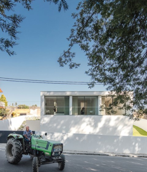 Touguinha House by Raulino Silva Arquitecto. Photograph by João Morgado Touguinha House by Raulino Silva Arquitecto. Photograph by João Morgado