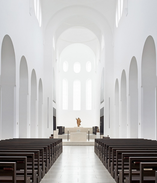 St. Moritz Church by John Pawson. Photography © Hufton+Crow St. Moritz Church by John Pawson. Photography © Hufton+Crow