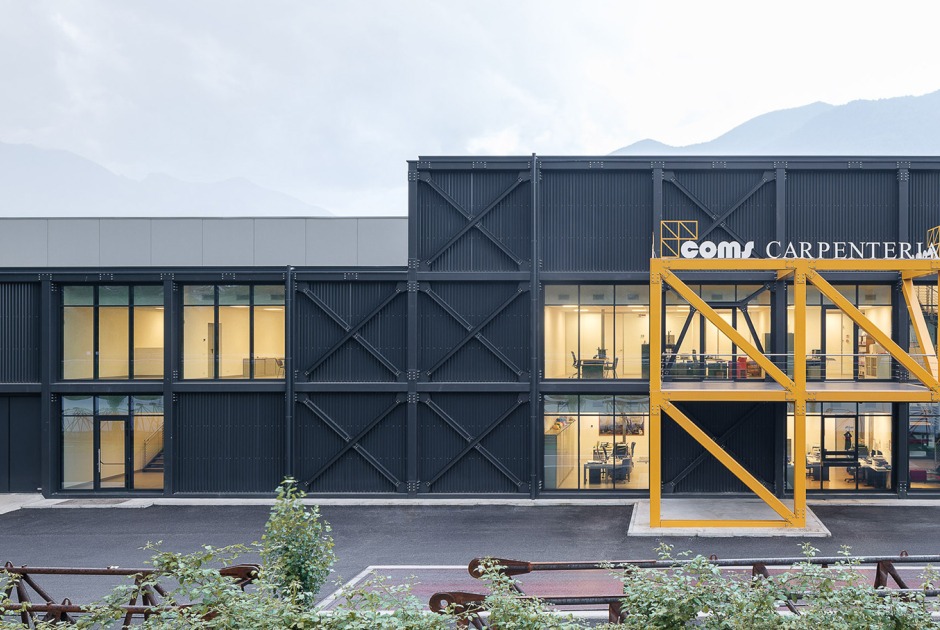 Offices for a metal carpentry company by Nicola Martinoli. Photograph by Filippo Poli Offices for a metal carpentry company by Nicola Martinoli. Photograph by Filippo Poli