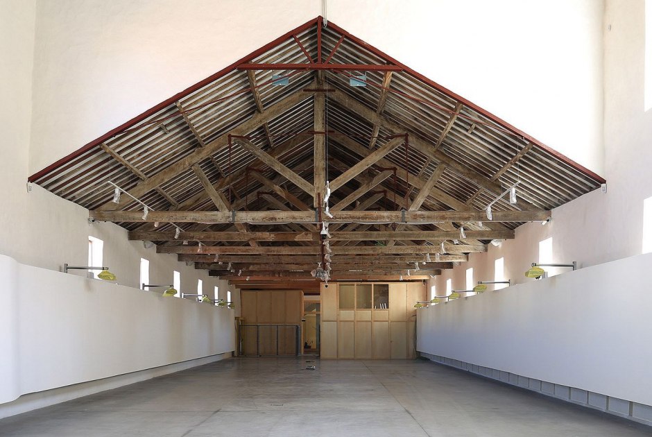New Real Vinícola facilities by Guilherme Machado Vaz. Image courtesy of © Casa da Arquitectura New Real Vinícola facilities by Guilherme Machado Vaz. Image courtesy of © Casa da Arquitectura