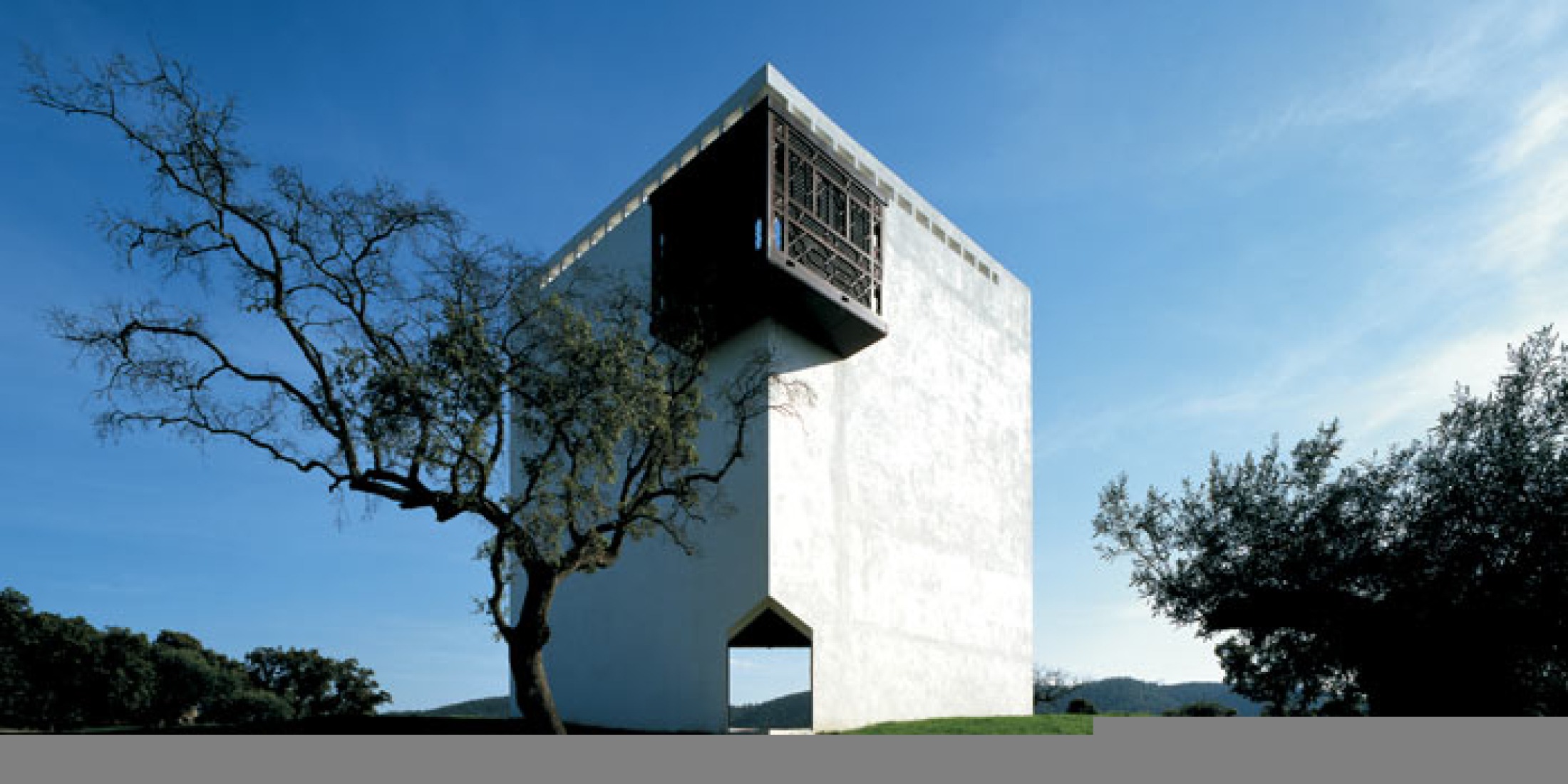 Exterior. Casa de Retiro Espiritual, Sevilla, España, 1978. Emilio Ambasz. Fotografía © Michele Alassio.