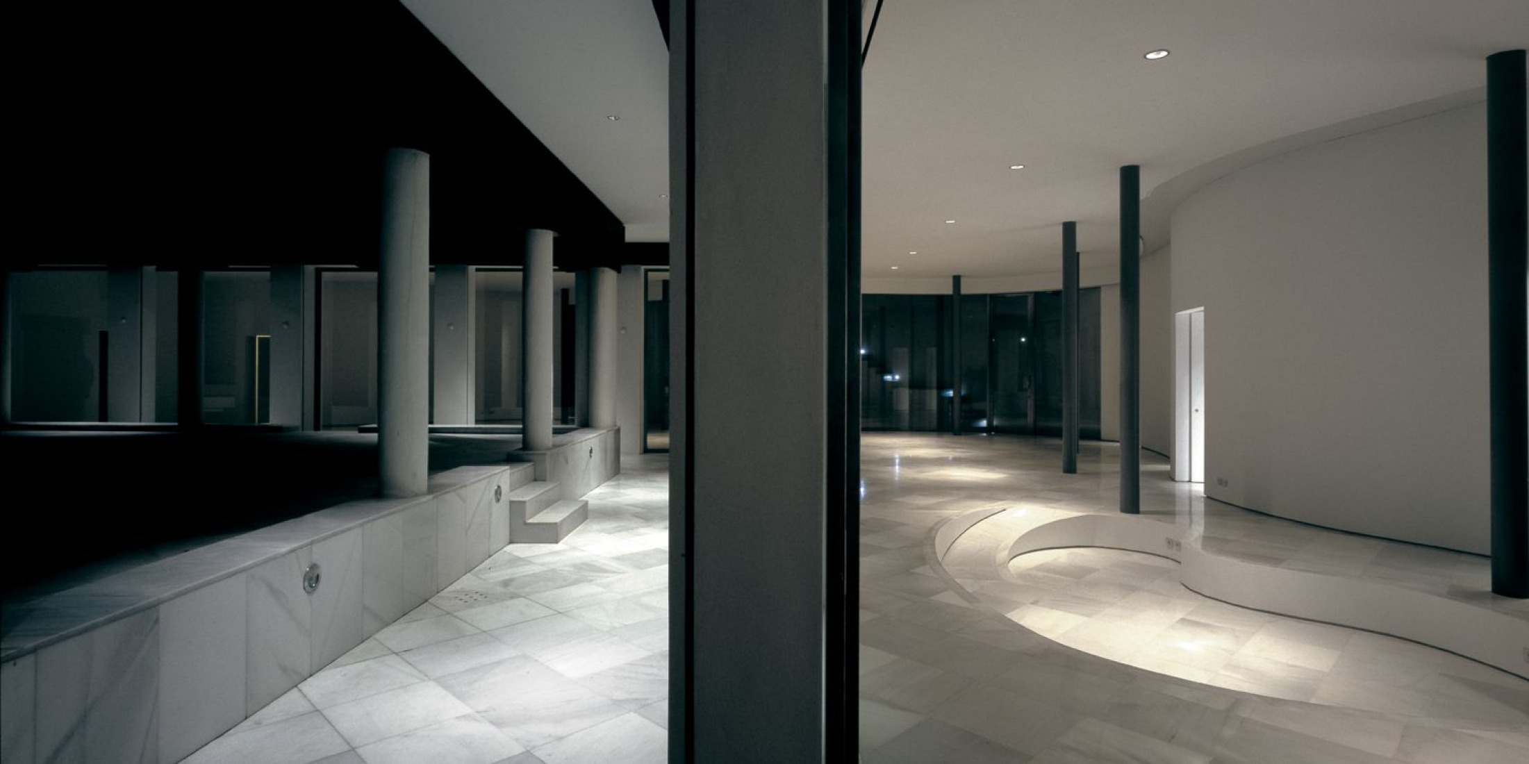 Detalle, interior nocturno. Casa de Retiro Espiritual, Sevilla, España, 1978. Emilio Ambasz. Fotografía © Michele Alassio.