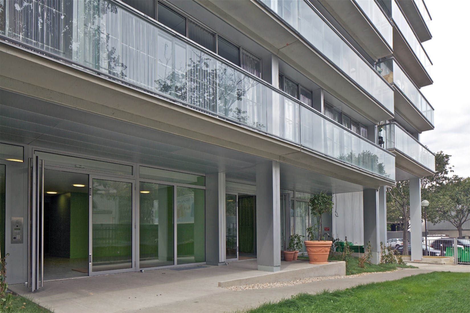  Transformation of Housing Block - Paris 17°, Tour Bois le Prêtre - Druot, Lacaton & Vassal/photographer: Philippe Ruault.