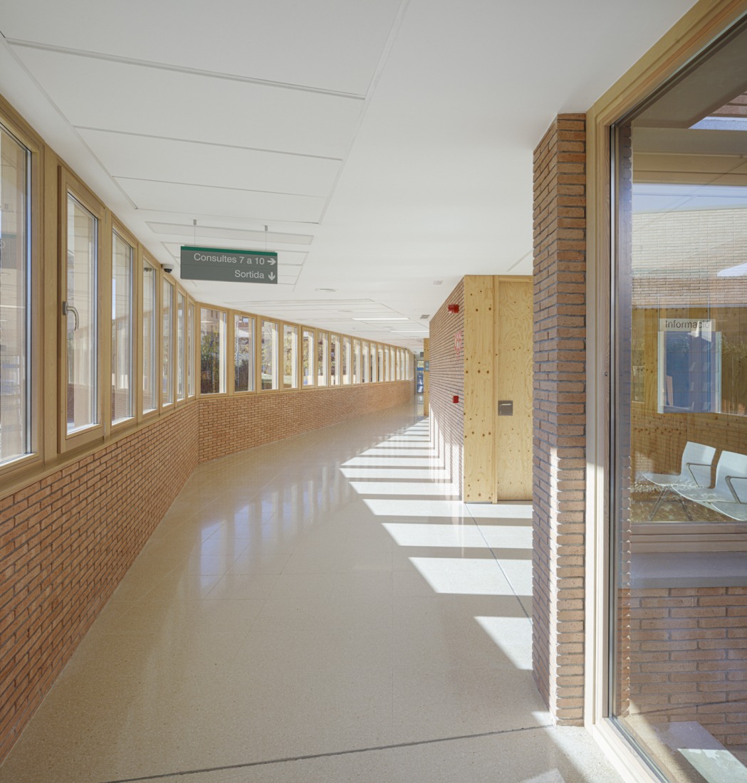 Can llong primary health care centre by Comas-Pont arquitectes. Photograph by Adrià Goula. Can llong primary health care centre by Comas-Pont arquitectes. Photograph by Adrià Goula.