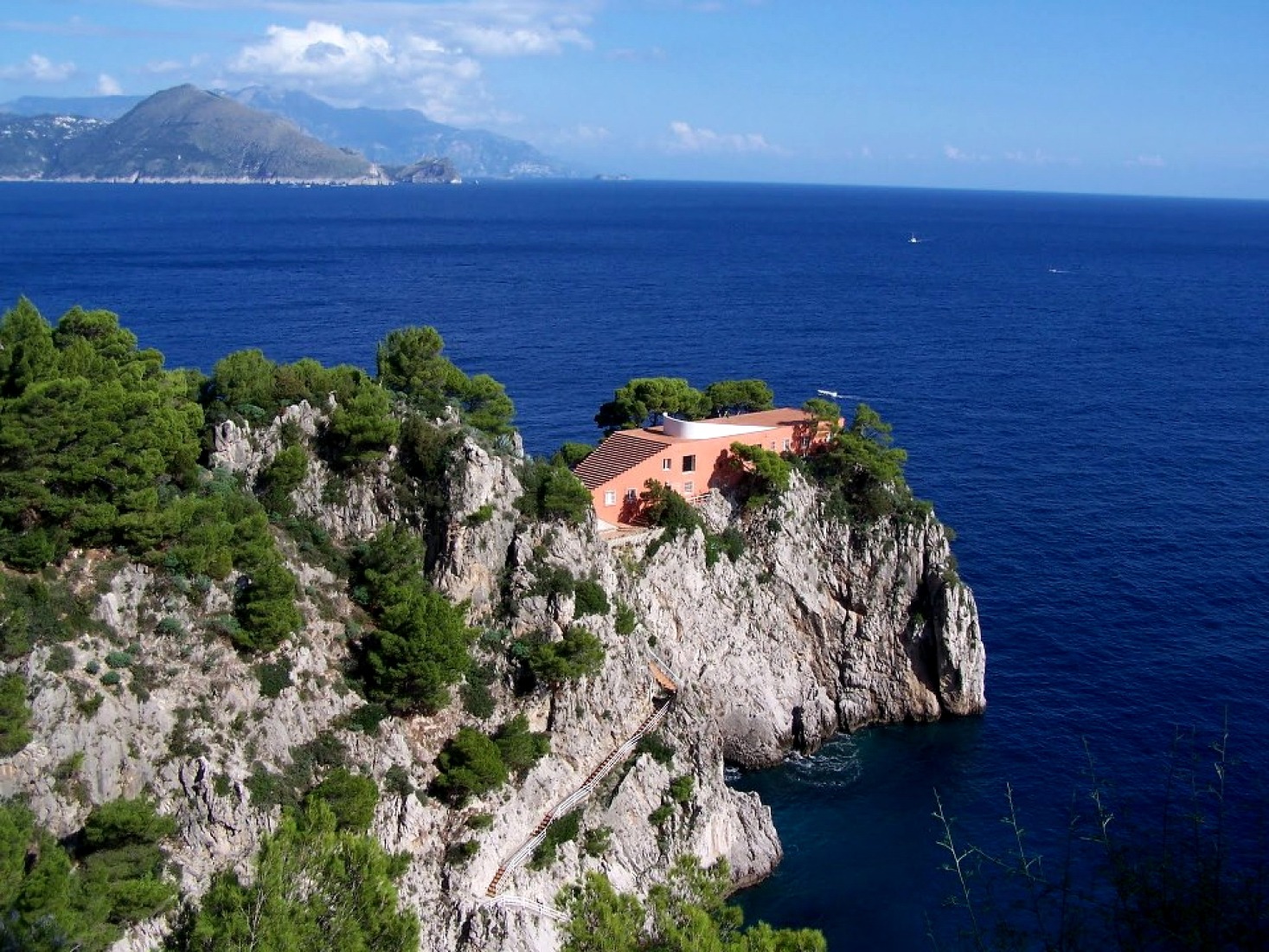 Casa Curzio Malaparte en Punta Massullo, Capri. Arquitecto.-  Adalberto Libera 1937. Isabel Escudero Herrera. 