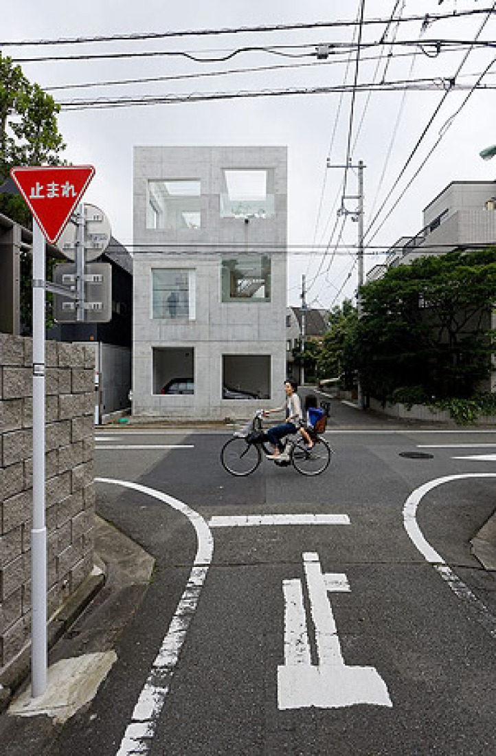 House H, Tokyo, Japan, 2008. Photography © Iwan Baan.