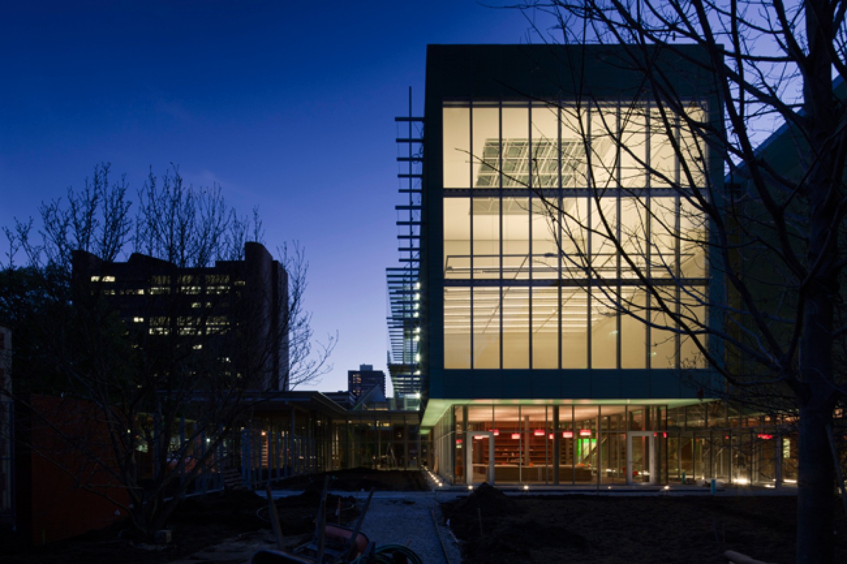 Vista nocturna. © RENZO PIANO BUILDING WORKSHOP, 2010.