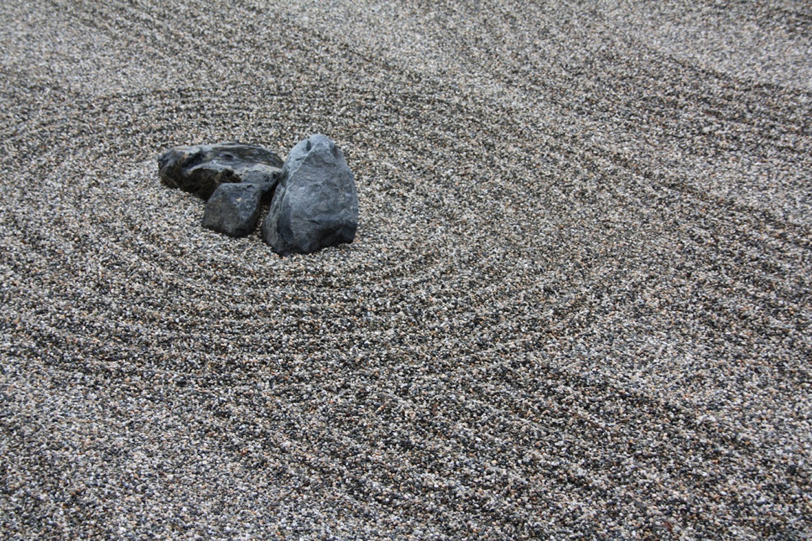 The details can also be found in the simplicity of shapes. The details can also be found in the simplicity of shapes.