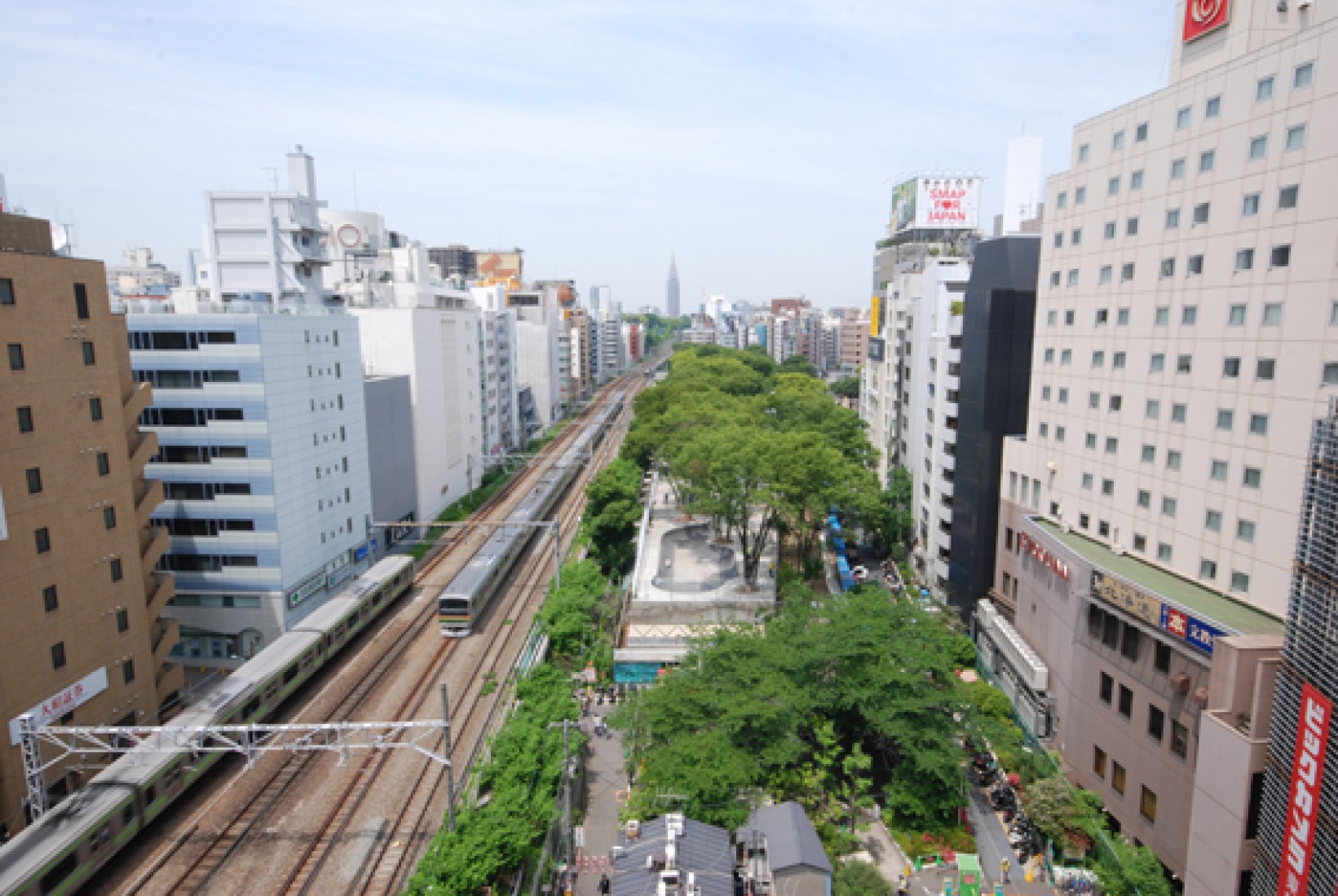 Miyashita Park.© Atelier Bow-Wow.