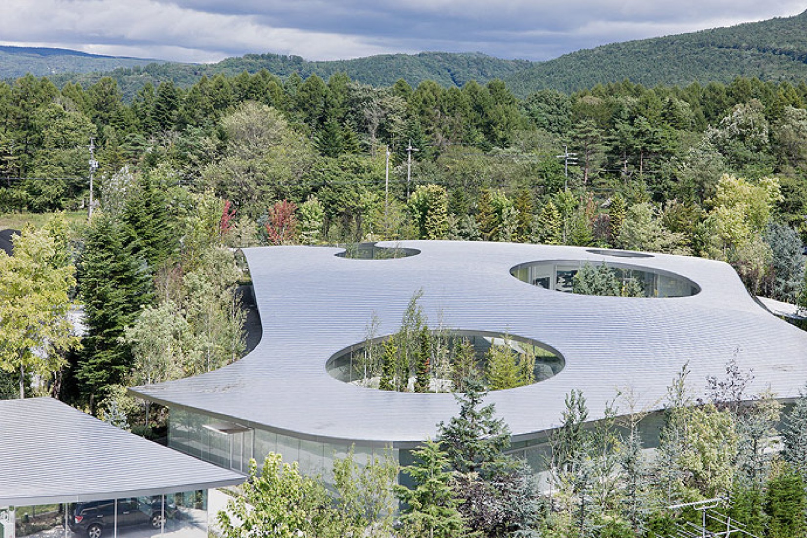 Roof and patios. Photography © Iwan Baan.