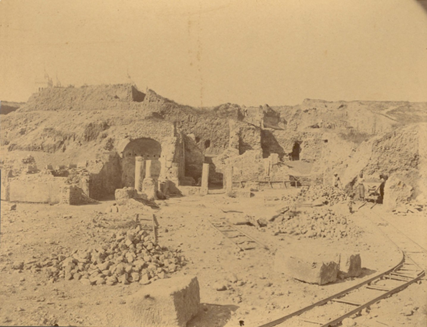 Excavación en Cartago de una casa bizantina por el Padre Delattre. Imagen cortesía de MAN