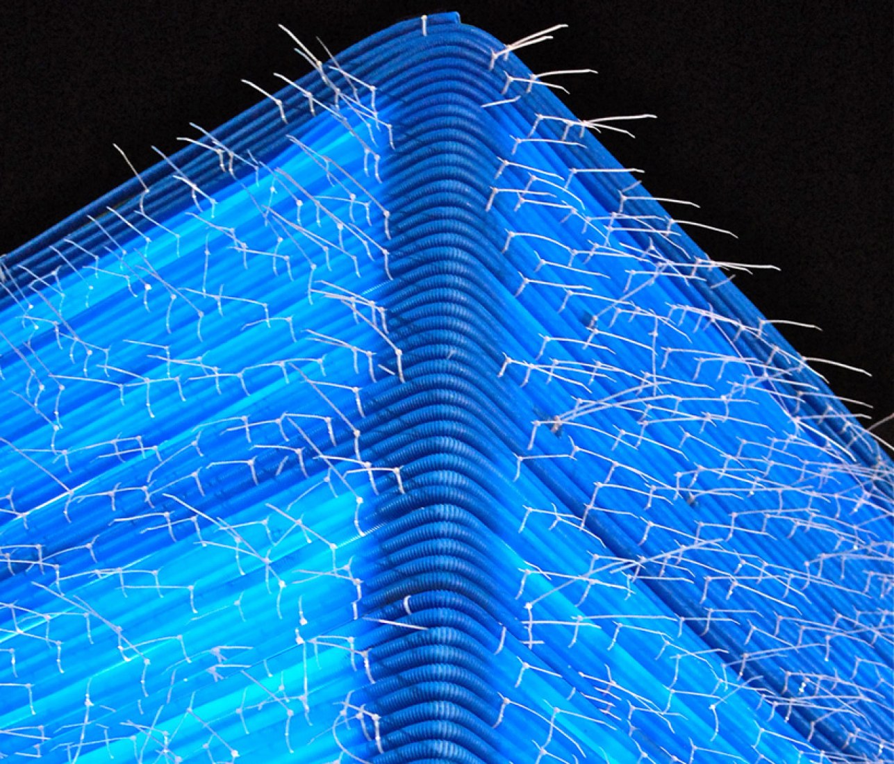 Night view looking up. Bluetube Bar by DOSE. Photography © Carlos Trancoso / Dose