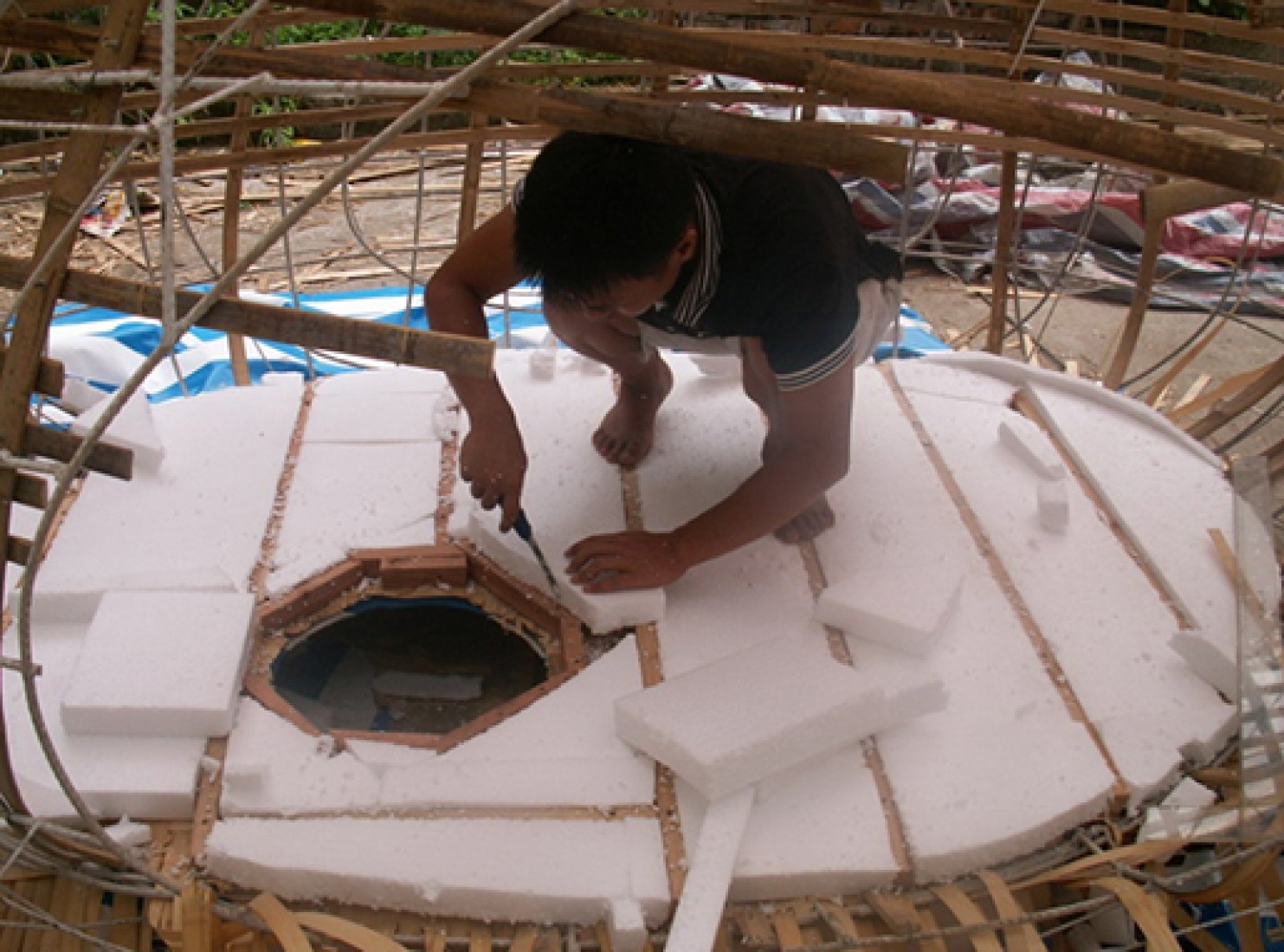 Casa huevo por Dai Haifei. Proceso de construcción.