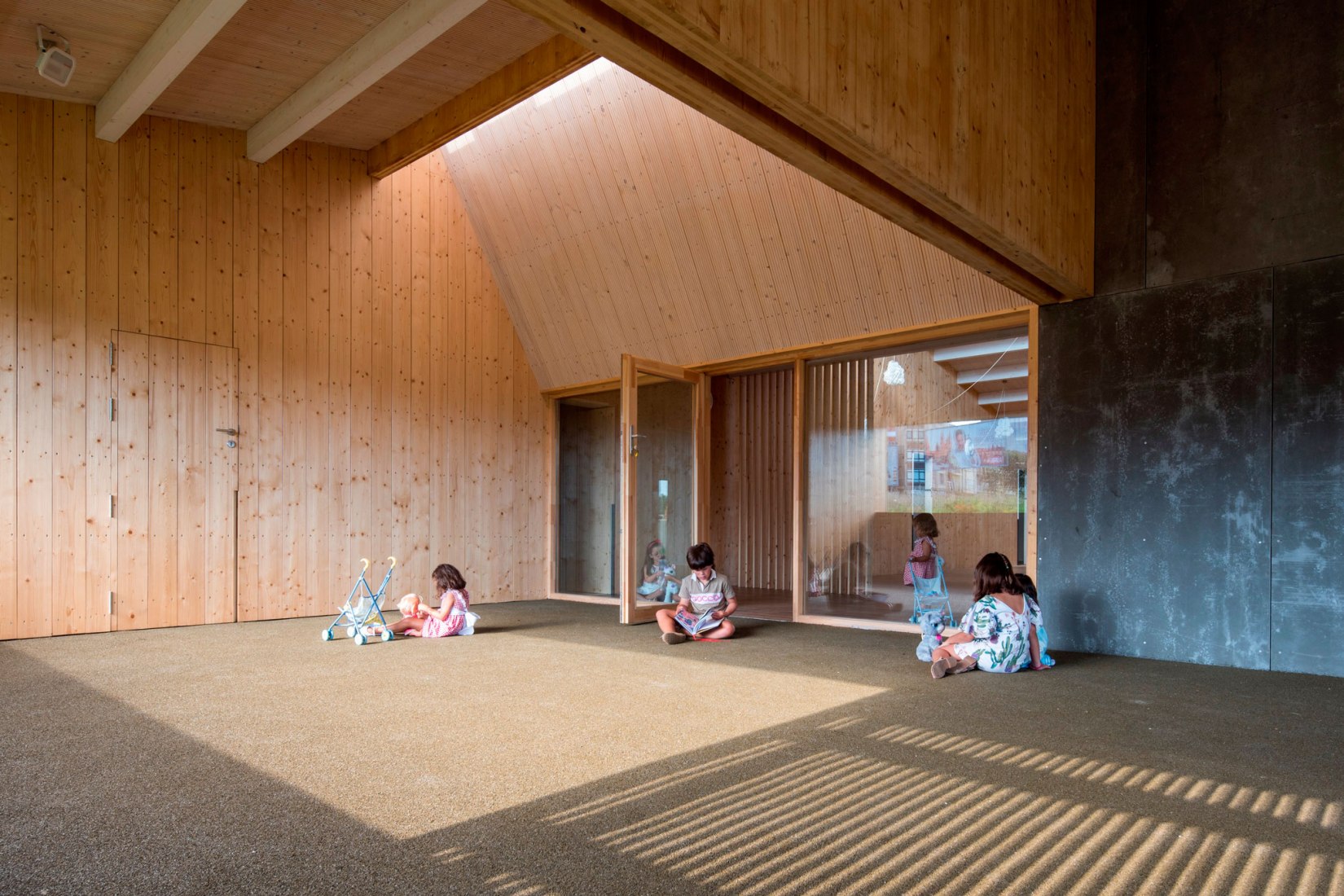 Escuela Infantil A Baiuca por abalo alonso arquitectos. Fotografía por Santos Diez / Bisimages.