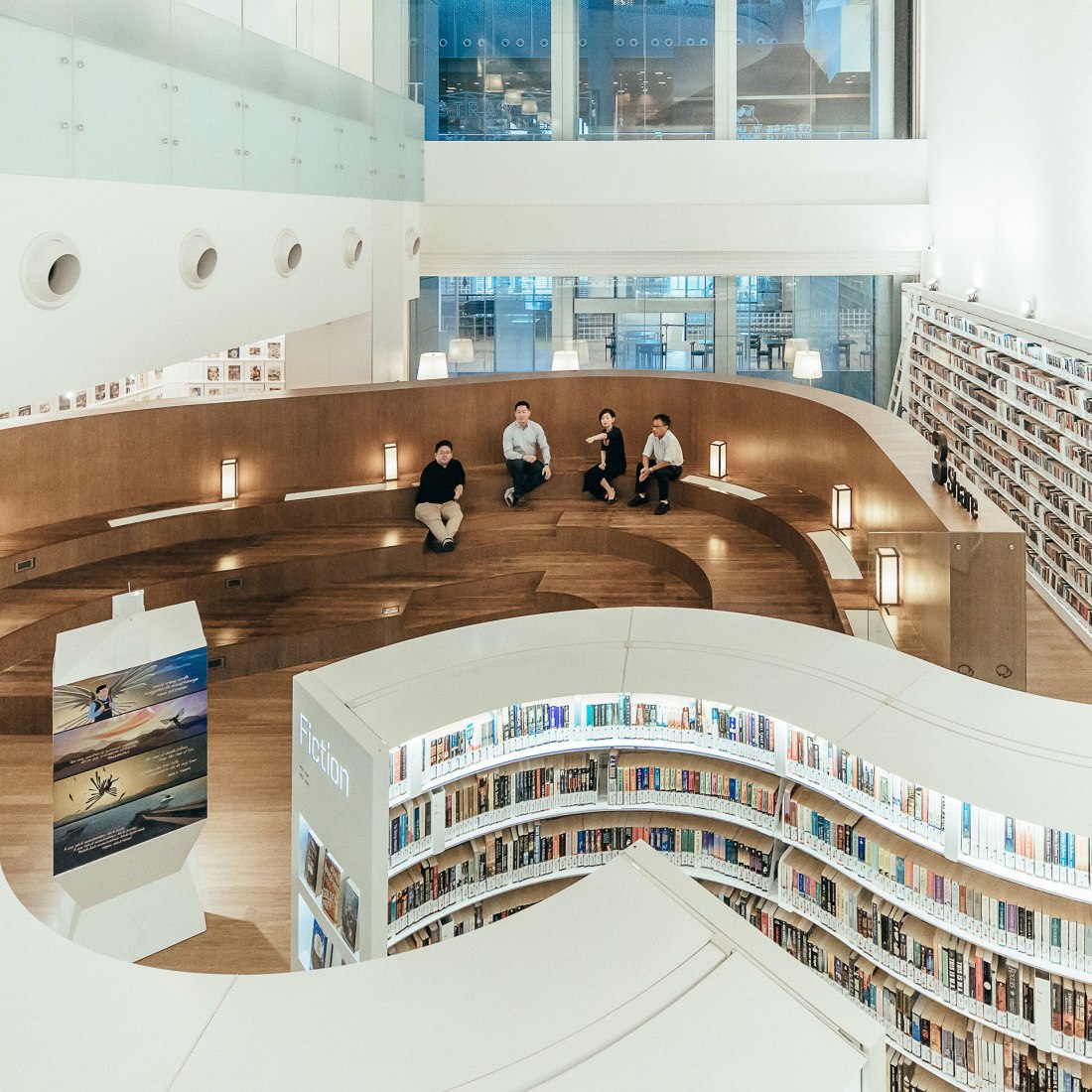 "No más espacio libre? Aprendemos en el centro comercial "- Biblioteca. Fotografía © Orchard. Imagen cortesía del Pabellón de Singapur, 16ª Exposición Internacional de Arquitectura, La Biennale di Venezia