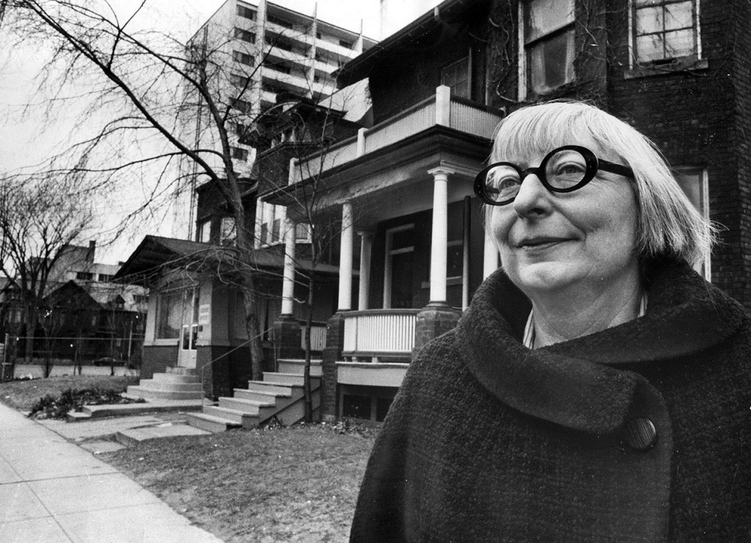 Jane Jacobs en Canadá. Fotografía cortesía de Frank Lennon, Toronto Star.